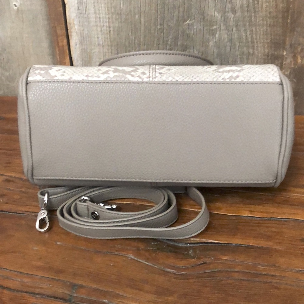 Thirty One Mini Diamond District Tote Purse in Putty Snake Jewell by thirty-one - Picture 9 of 17